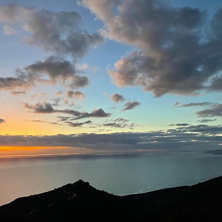 Agia MavraSunrise Dreamアパートメント エクステリア 写真